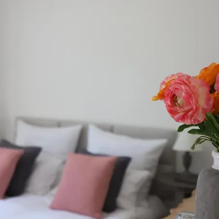 Babette & Bed & Bath *