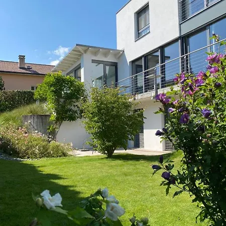 Babette & Bed & Bath