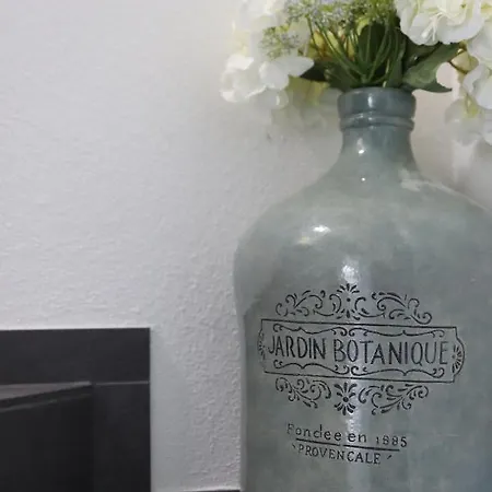 Babette & Bed & Bath Orvin