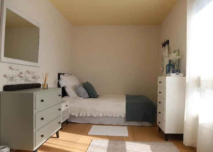 Babette & Bed & Bath * Orvin