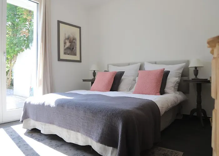 Babette & Bed & Bath